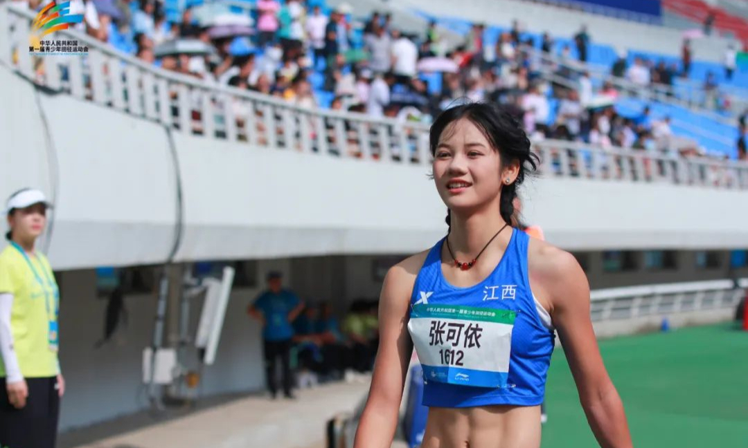 又美又飒！江西16岁新星张可依百米栏夺冠