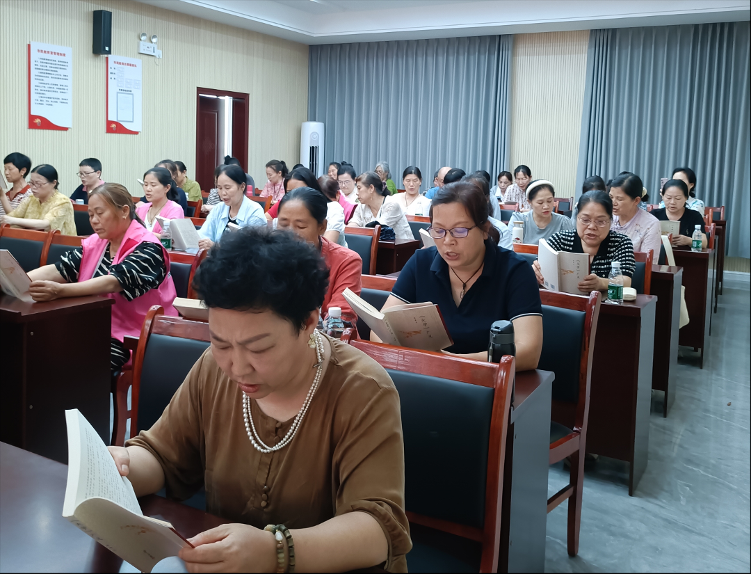 读书会现场(刘雯婷 供图)2.png